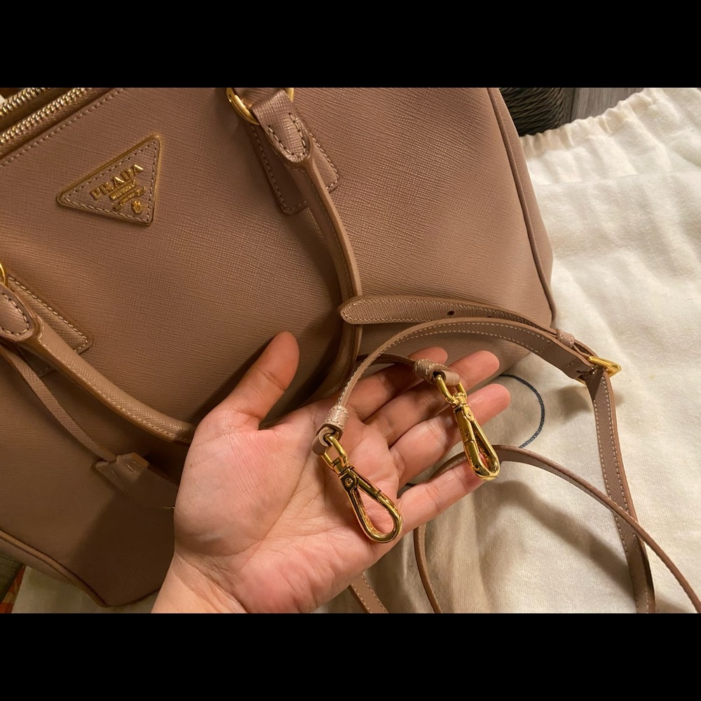 Authentic Prada Saffiano Lux - Picture 2 of 16